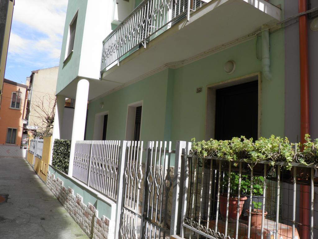 Appartamenti Sottomarina Carla Habitación foto